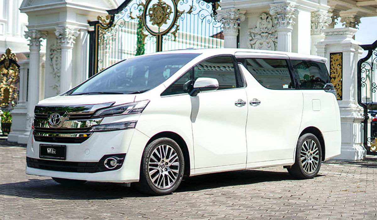 Toyota Vellfire Car Rental in Jaipur